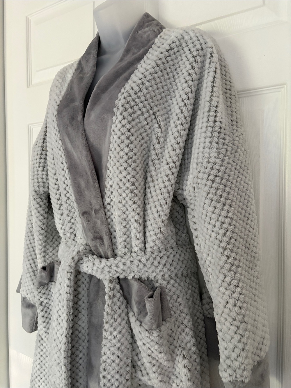Keiki Co. Robe Luxury Long Spa Robe Color Platinum size Small Medium - Picture 7 of 15